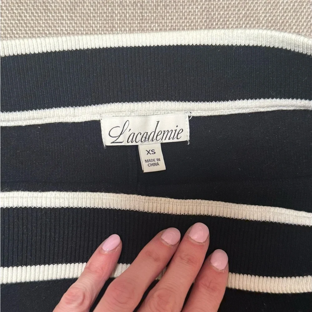 L'Academie Sweater Shorts with White Accents - Picture 2 of 4